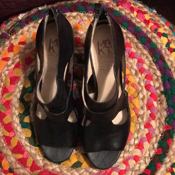 Black wedges with wooden platform - Picture 1 of 5